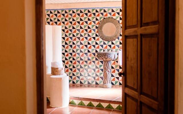 Riad Mellado by Grupo Afekto