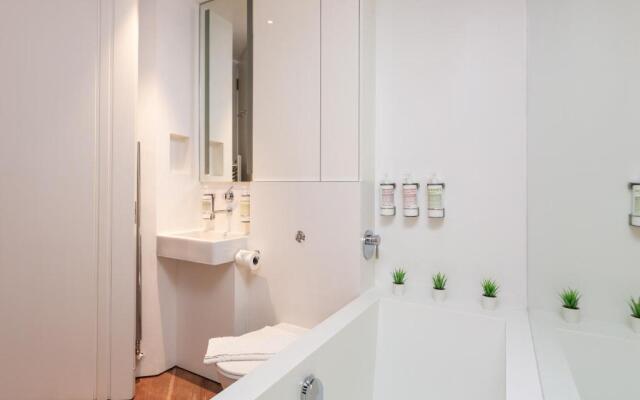 Oxford Circus Designer Apartment