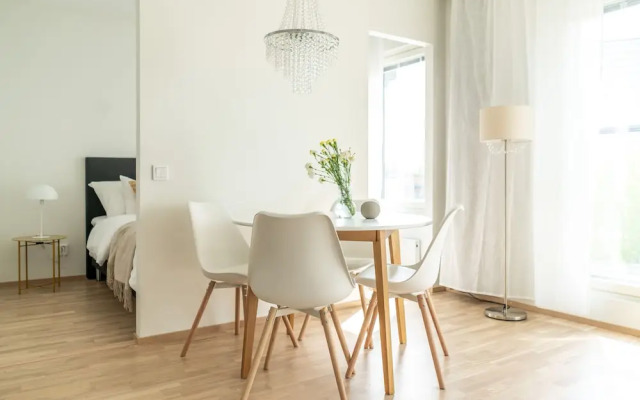 Cozy apartment right next to metro station