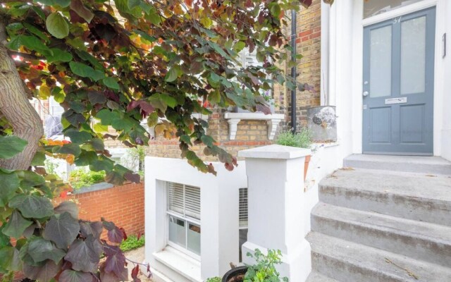 Bright & Charming 1BD Flat - Clapton