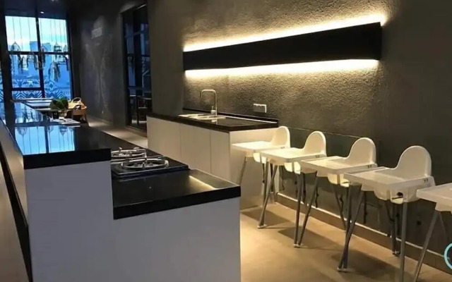 Expressionz Professional Suites by KL101