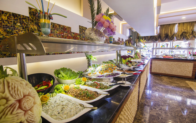 Kleopatra Royal Palm Hotel