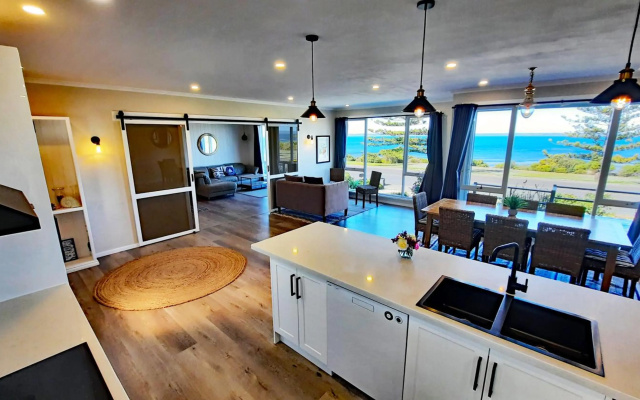 Captains on-the-seafront - 4 br stunning sea views — 4-star hotel in Kingscote