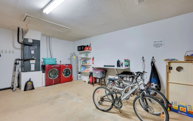 Inverness Getaway ~ 4 Mi to Henderson Lake!