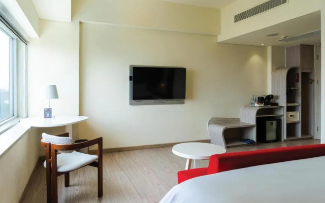Artotel Harmoni Jakarta – Guest Rooms – Jakarta