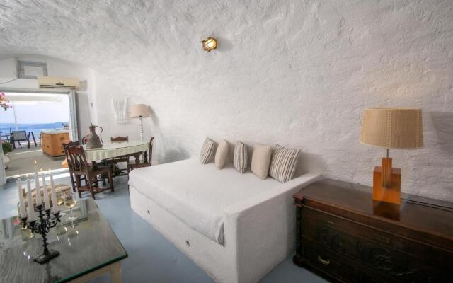 Alexander's Suites