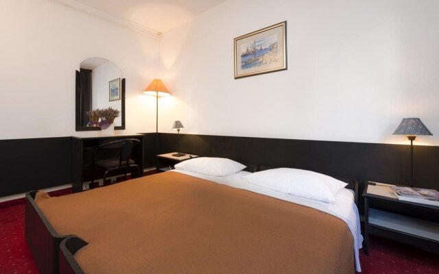 Delfin Hvar Hotel