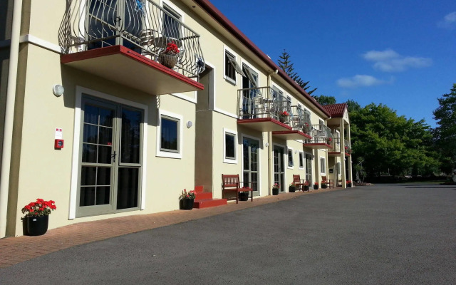 New Castle Motor Lodge