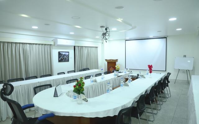 lhaki Hotel
