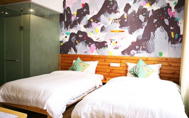 Bajie Youth Hostel National Forest Park