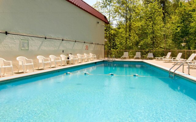 Motel 6 Gatlinburg, TN - Smoky Mountains