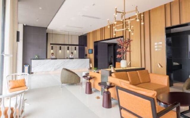 TOWO Shangpin Hotel (Shenzhen Bitou Subway Station)