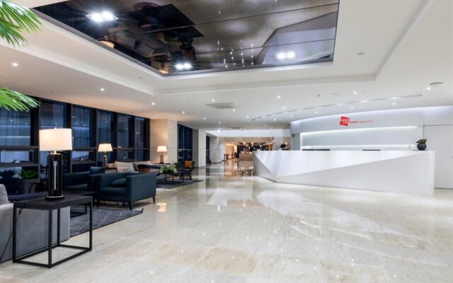 CO-OP City Hotel Harborview