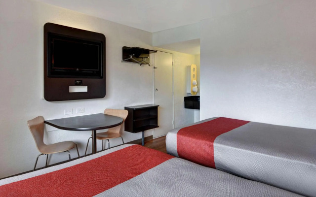 Motel 6 Dania Beach