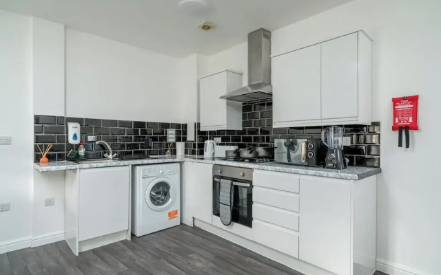 3bed/near Canning Town Stn/balcony/central Location