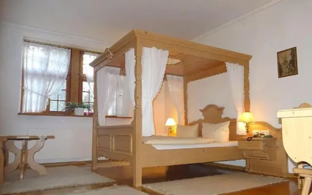 WASSERSTELZ Historisches Genusshotel & Restaurant am Rhein