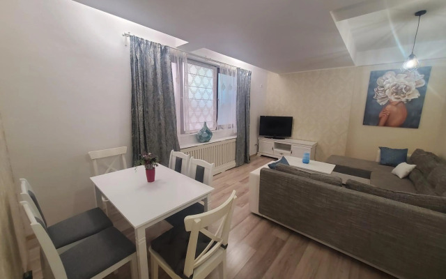 Morii Lake Apartment