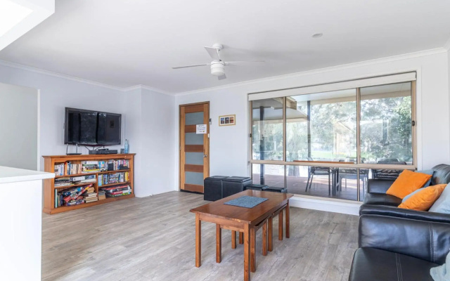 Waterfront on Plover – Guest Rooms – Sussex Inlet