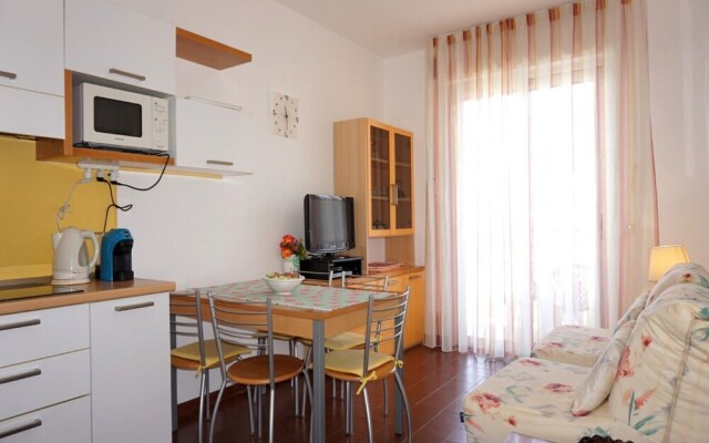 Cozy Apartment With Balcony