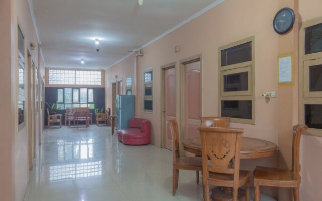 Pelangi Guest House by OYO Rooms