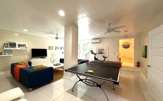 Bahama Mama 5 Bedroom Home