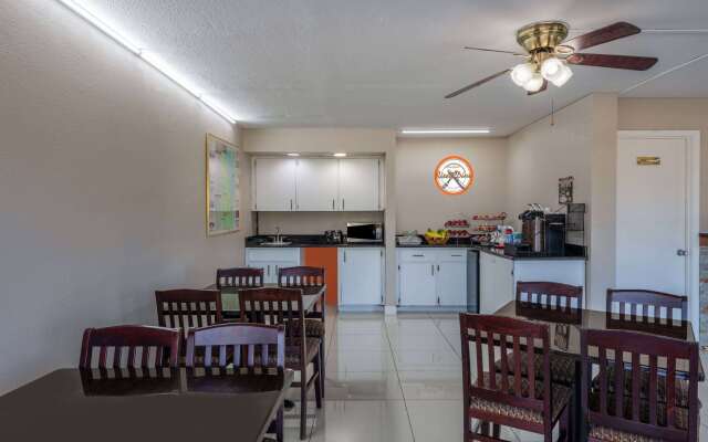 Howard Johnson by Wyndham Vero Beach/I-95