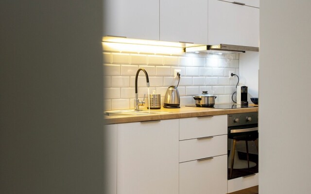Trendy 2 bedroom Apartment 5min to metro