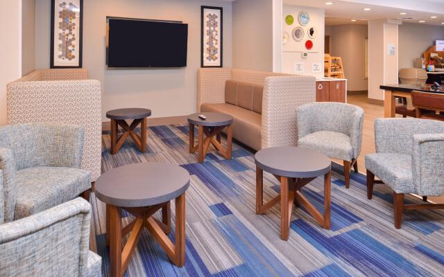 Holiday Inn Express & Suites Lacey – Olympia by IHG
