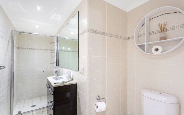 Shoal Bay Beach Apartments, 6/2 Shoal Bay Road