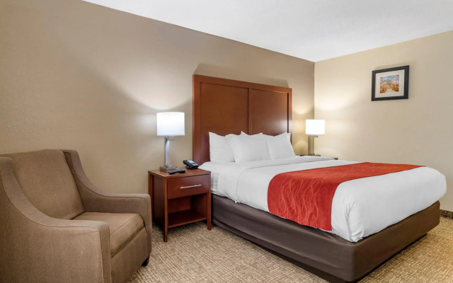 Comfort Inn & Suites Macon North I-75