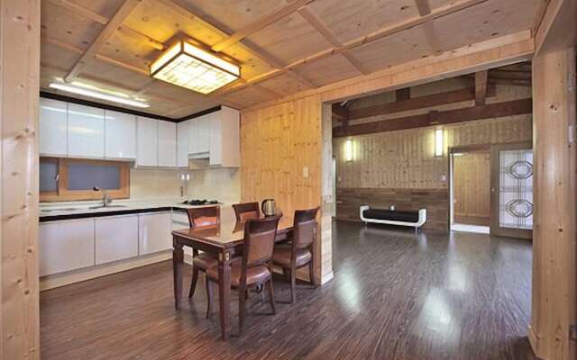 Yongin Yejik Hanok Pension