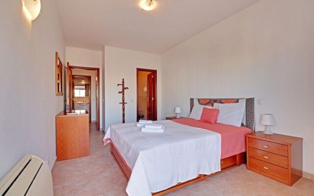 PRAIA DA ROCHA CENTRAL WITH POOL by HOMING