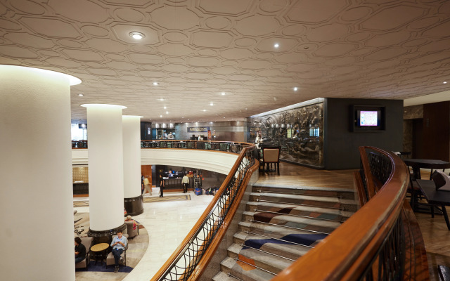 Narai Hotel (SHA Extra Plus)
