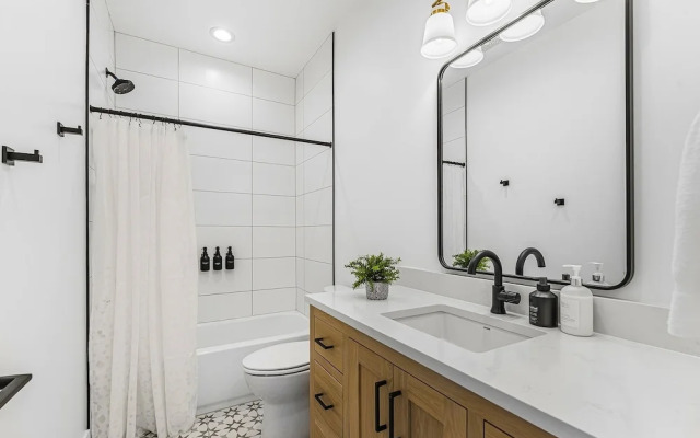 Sunny Days 7 Bedroom Home