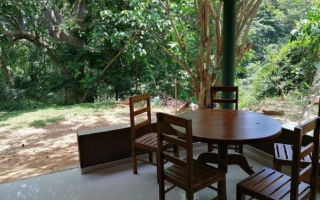 Silent Bungalow River Side