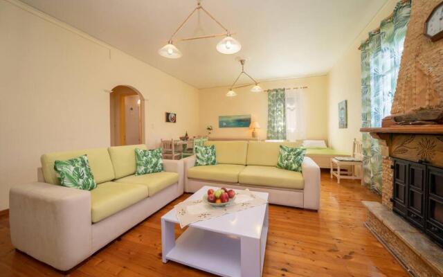 House of Hapiness in Assos