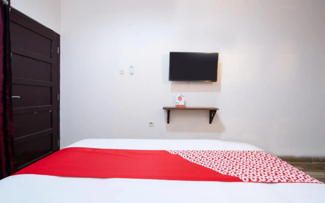 Super OYO 2285 Art Guest House Syariah