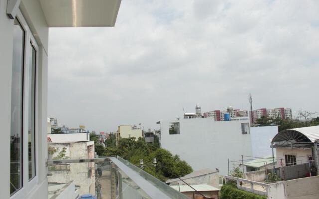 Dragon Hotel 1