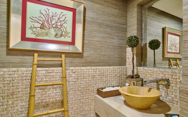 Luxury Beachfront Condo w Ocean View A-201