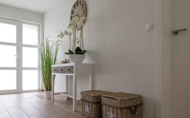 Enticing Holiday Home in Middelkerke near Sea