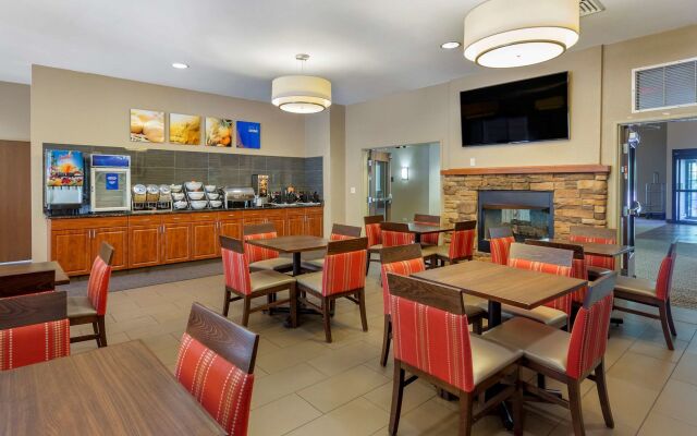 Comfort Suites Grayslake near Libertyville North