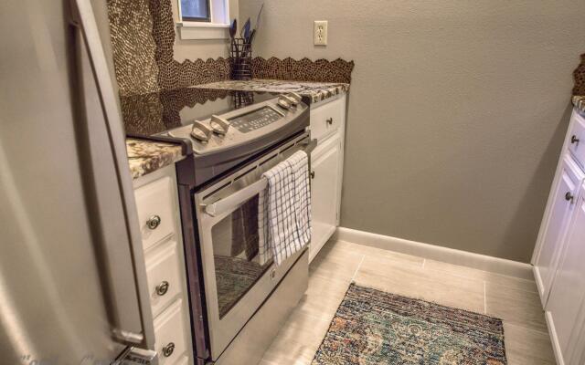 The Float Inn 3 CW B209