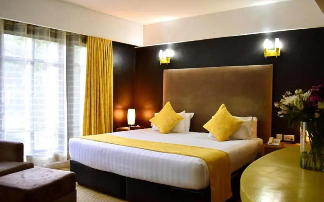 West Wood Hotel