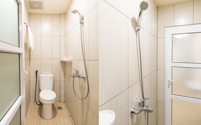 OYO 786 Sutomo Guest House