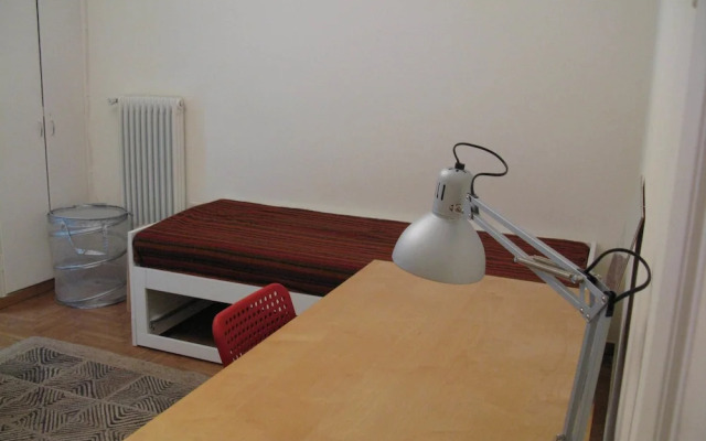 Quiet Apt Ideal For 2 Near Center