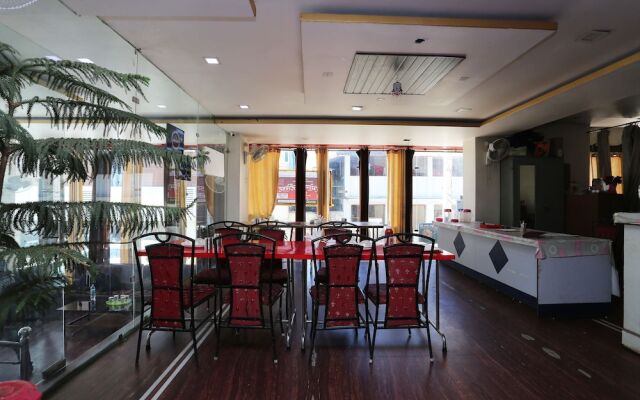 OYO 7828 Hotel Saket