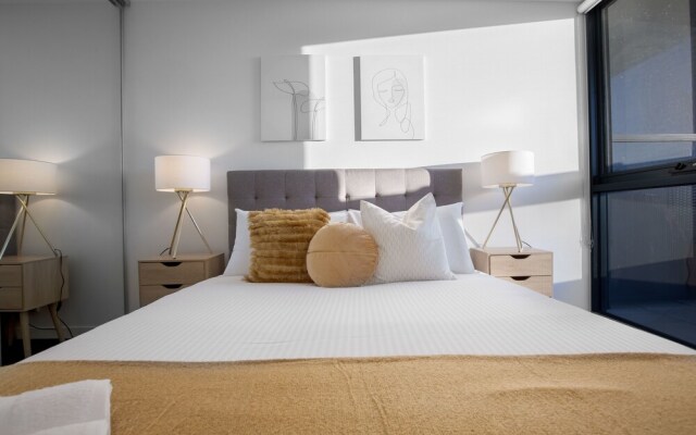 107light Filled Cozy Apt in the Heart of St Kilda