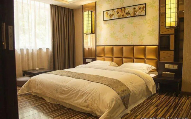 Peach Blossom River Hotel