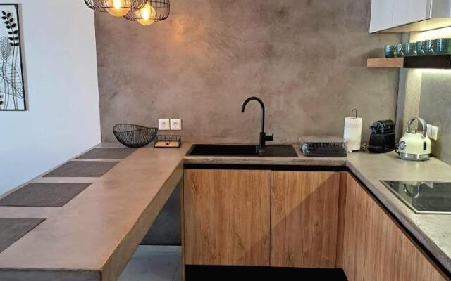 Courtyard Luxury Suites Marianthi