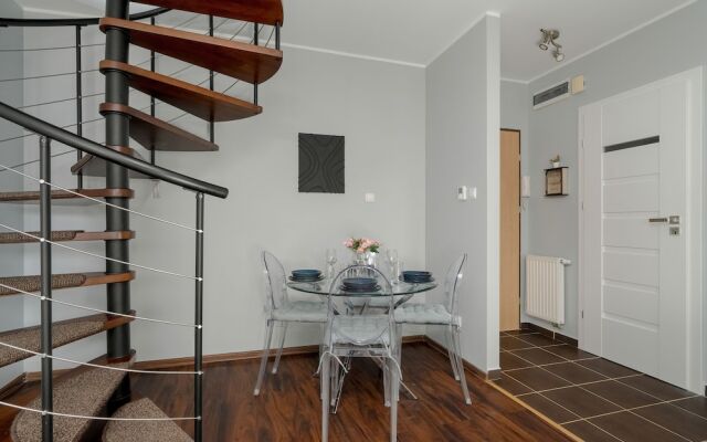Duplex Apartment in Poznan by Renters